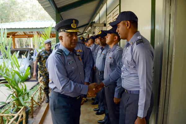 Commander Visits Sri Lanka Air Force Regiment Training School, Vanni