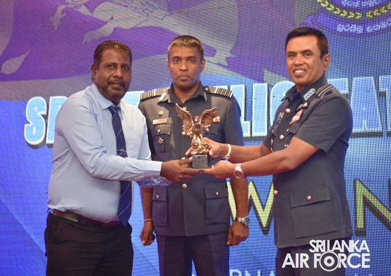 OUTSTANDING
SPORTS ACHIEVERS FELICITATED BY THE COMMANDER