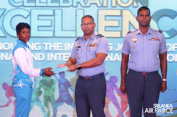 OUTSTANDING SPORTS ACHIEVERS FELICITATED BY THE AIR CHIEF