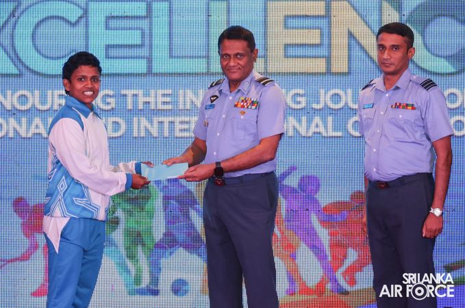OUTSTANDING SPORTS ACHIEVERS FELICITATED BY THE AIR CHIEF