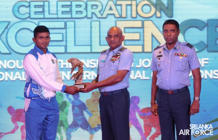 OUTSTANDING SPORTS ACHIEVERS FELICITATED BY THE AIR CHIEF