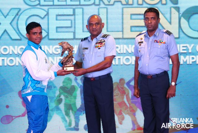 OUTSTANDING SPORTS ACHIEVERS FELICITATED BY THE AIR CHIEF