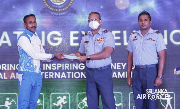 OUTSTANDING SPORTS ACHIEVERS FELICITATED BY THE AIR CHIEF