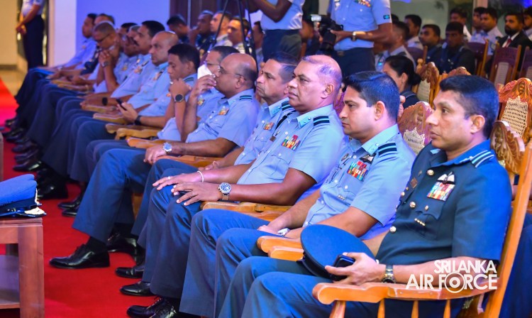 OUTSTANDING SPORTS ACHIEVERS FELICITATED BY THE AIR CHIEF