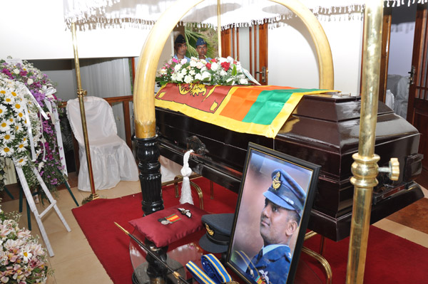 Monath Perera posthumously promoted to Squadron Leader