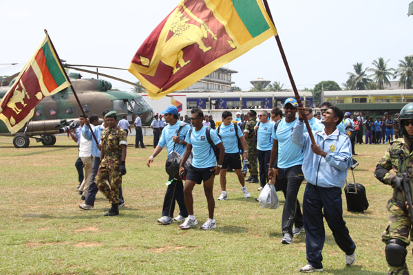 ගුවන් හමුදා උණුසුම් හරසර මධ්යයේ ශ්රී ලංකා ක්රිකට් කණුඩායම
හම්බන්තොට බලා ගුවනින් පිටත්වේ