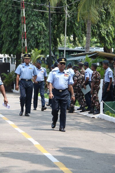 ගුවන් හමුදා උණුසුම් හරසර මධ්යයේ ශ්රී ලංකා ක්රිකට් කණුඩායම
හම්බන්තොට බලා ගුවනින් පිටත්වේ