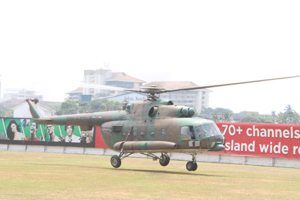 ගුවන් හමුදා උණුසුම් හරසර මධ්යයේ ශ්රී ලංකා ක්රිකට් කණුඩායම
හම්බන්තොට බලා ගුවනින් පිටත්වේ