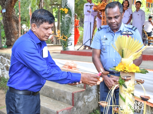 SLAF SEVA VANITHA UNIT SUPPORTS DESERVED STUDENTS OF SIRI SADAHAM PUBUDU DHAMMA SCHOOL IN DIMBULAGALA