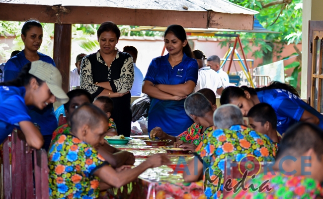 Seva Vanitha Unit of Ampara Makes Donation