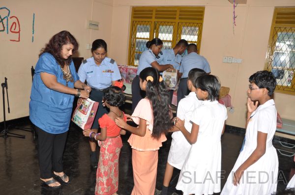 ගුවන් හමුදා සේවා වනිතා ඒකකය ලෝක ලමා දිනය සමරයි