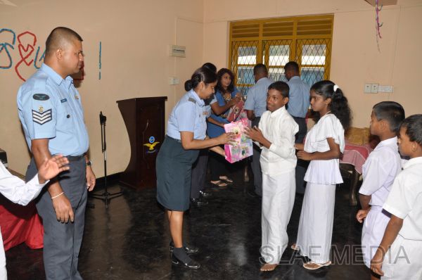 ගුවන් හමුදා සේවා වනිතා ඒකකය ලෝක ලමා දිනය සමරයි