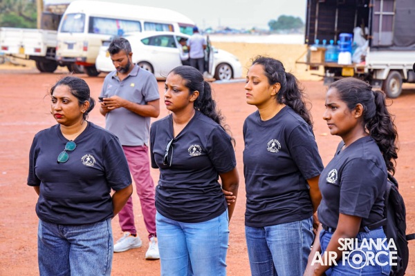 SEVA VANITHA UNIT OF SLAF BASE KATUNAYAKE CONDUCTS BEACH CLEANUP PROGRAMME AT BROWNS BEACH