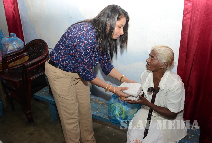 SLAF Seva Vanitha Unit Distributes Flood Relief Goods