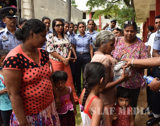 SLAF Seva Vanitha Unit Distributes Flood Relief Goods