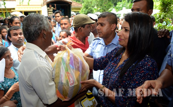 SLAF Seva Vanitha Unit Distributes Flood Relief Goods