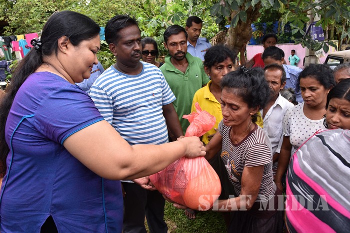 SLAF Seva Vanitha Unit Distributes Flood Relief Goods