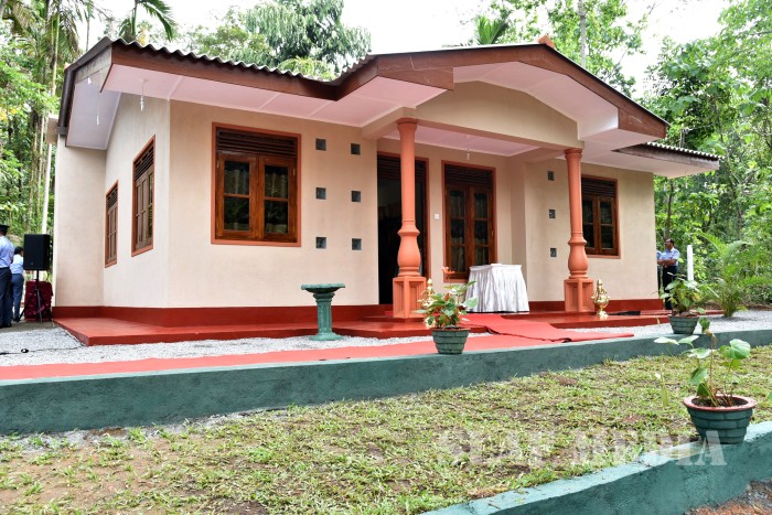Handing Over of 18th ‘Guwan Lak Sevana’ House