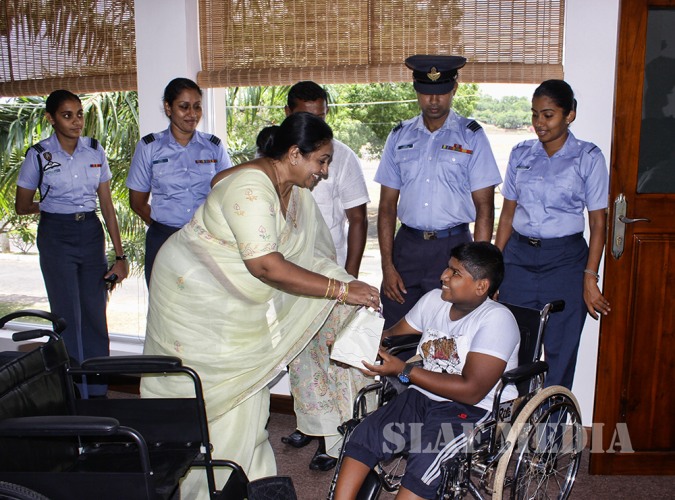 Seva Vanitha Chairperson Assists To SLAF Needy Personnel