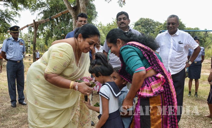Seva Vanitha Chairperson Assists To SLAF Needy Personnel