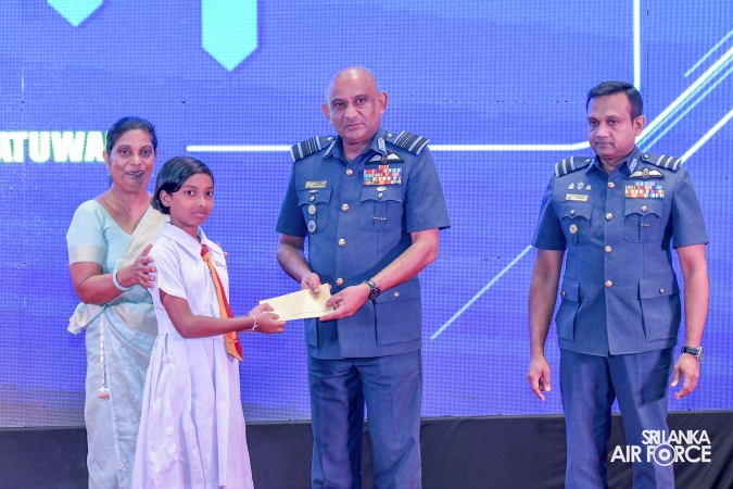 SLAF SEVA VANITHA UNIT FELICITATES ACADEMIC ACHIEVERS AND GUWAN RANDARU SITTAM ART COMPETITION WINNERS