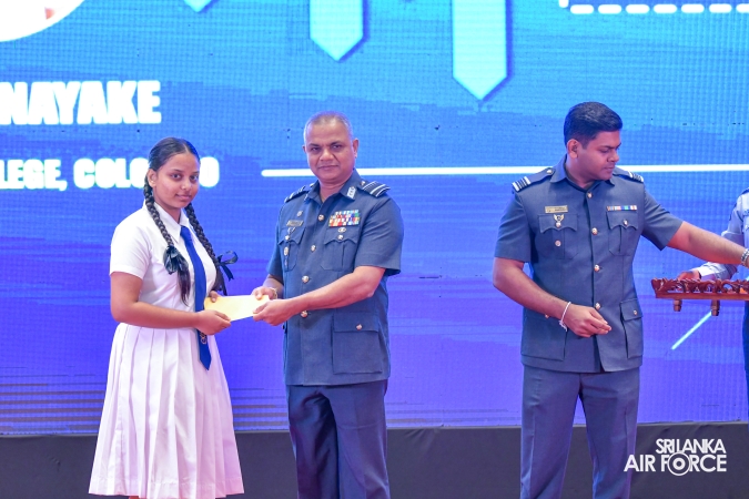 SLAF SEVA VANITHA UNIT FELICITATES ACADEMIC ACHIEVERS AND GUWAN RANDARU SITTAM ART COMPETITION WINNERS
