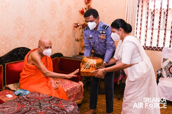 SRI
LANKA AIR FORCE HOSTS SOLEMN ANNUAL ALMSGIVING CEREMONY TO HONOUR FALLEN
HEROES AND SERVING MEMBERS