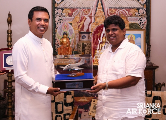 SRI
LANKA AIR FORCE HOSTS SOLEMN ANNUAL ALMSGIVING CEREMONY TO HONOUR FALLEN
HEROES AND SERVING MEMBERS
