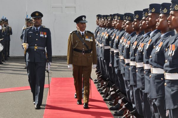 නව පොලිස්පති
ගුවන් හමුදාධිපති හමුවෙයි