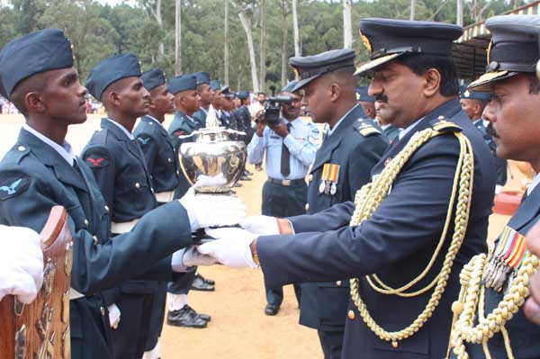 The SLAF Strengthens its
Cadre The SLAF Strengthens its Cadre