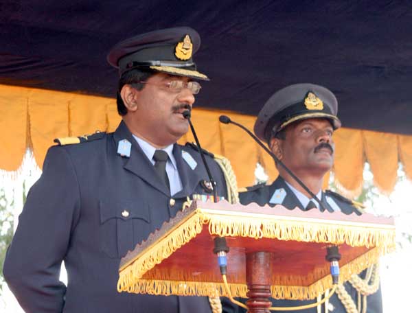 The SLAF Strengthens its
Cadre The SLAF Strengthens its Cadre