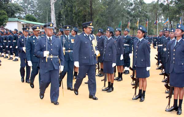 The SLAF Strengthens its
Cadre The SLAF Strengthens its Cadre