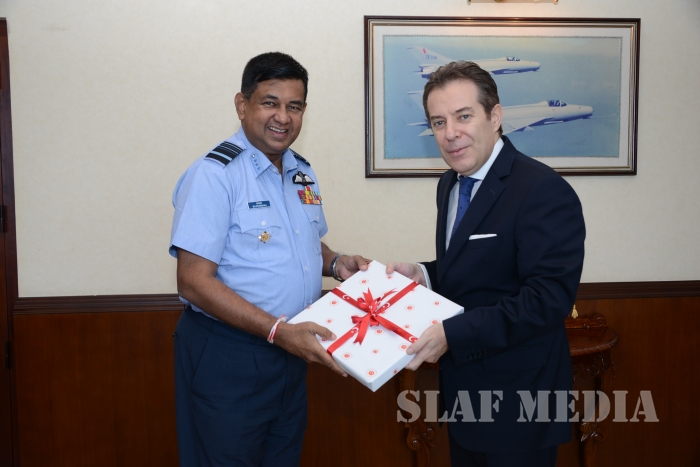 Turkish
Ambassador Calls on Commander
