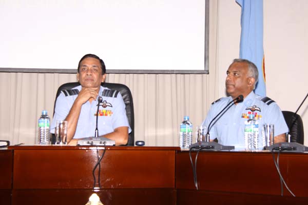Student Officers of the Tri-Services Briefed on Air Operations Student Officers of the Tri-Services Briefed on Air Operations