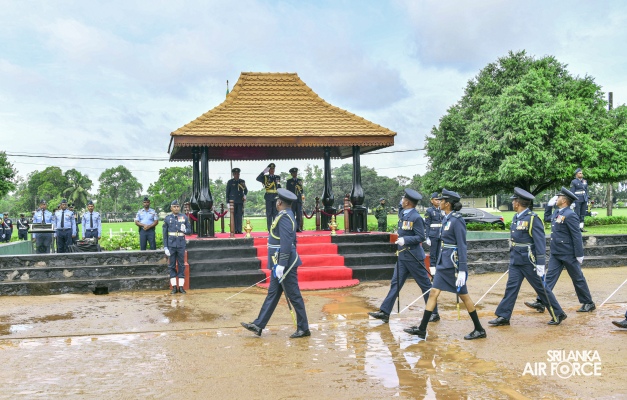 COMMANDER’S INSPECTION AT SLAF TRADE TRAINING SCHOOL EKALA