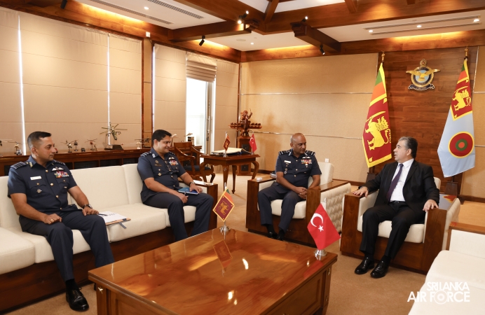 AMBASSADOR OF TURKIYE TO SRI LANKA CALLS ON THE COMMANDER