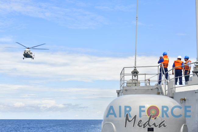 'Tuskers of the Sky' Conducts Maritime Search and Rescue Operation with Sri Lanka Navy