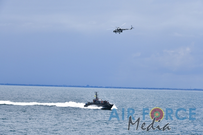 'Tuskers of the Sky' Conducts Maritime Search and Rescue Operation with Sri Lanka Navy