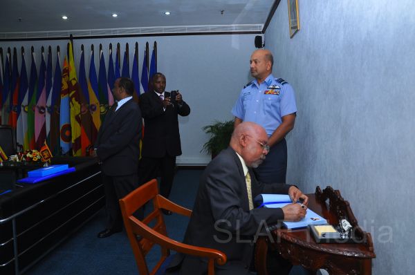 Minister
of State for Defence of Uganda visits SLAF Headquarterstournament