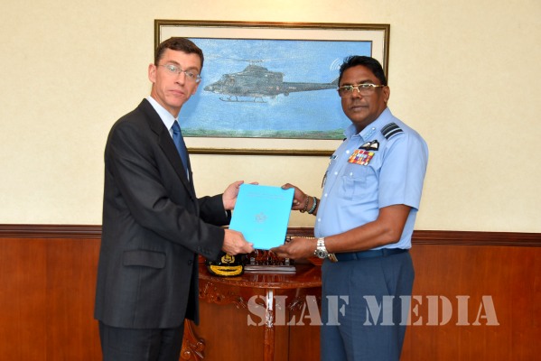 British High Commissioner Calls on Commander