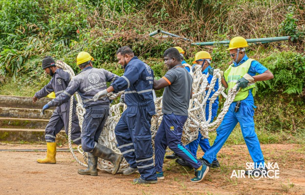 MI 17
HELICOPTER OF SLAF SUPPORTS VITAL INFRASTRUCTURE PROJECT ON ADAM'S PEAK