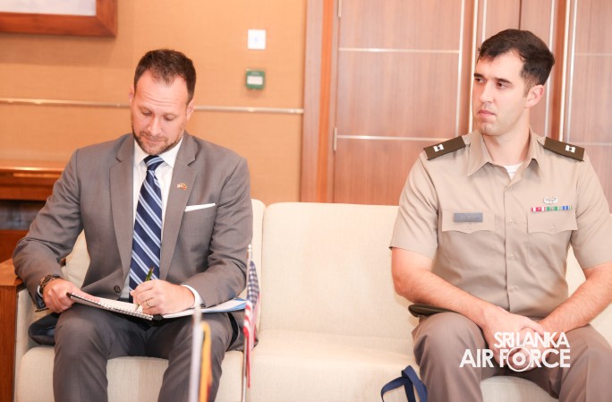 AMBASSADOR OF UNITED STATES OF AMERICA CALLS ON THE COMMANDER OF THE AIR FORCE