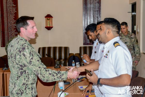 US DEFENCE MEMBERS CONDUCT A KNOWLEDGE-SHARING SESSION FOR SLAF AND SL NAVY OFFICERS