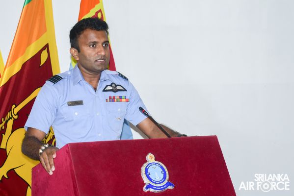 US DEFENCE MEMBERS CONDUCT A KNOWLEDGE-SHARING SESSION FOR SLAF AND SL NAVY OFFICERS