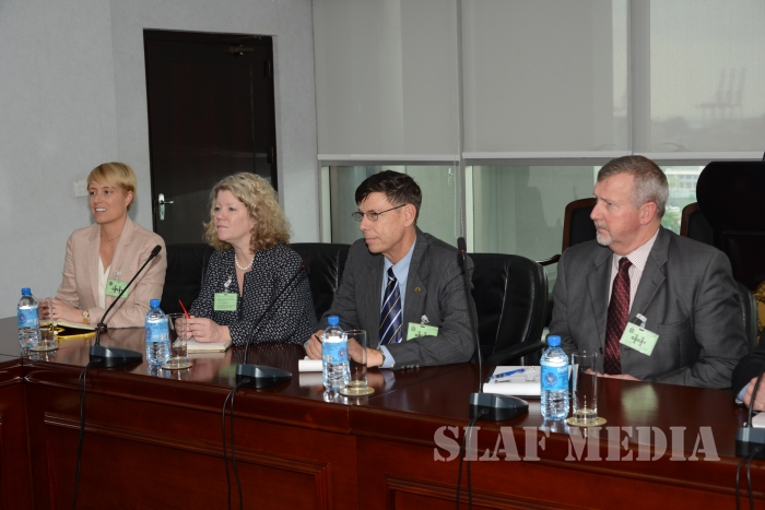 Discussion with United States DIRI Delegation