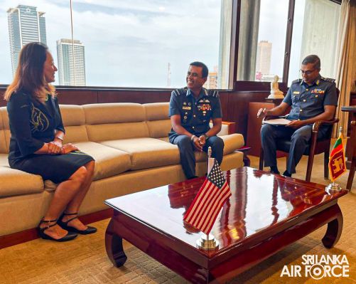 AMBASSADOR OF UNITED STATES OF AMERICA CALLS ON THE COMMANDER OF THE AIR FORCE