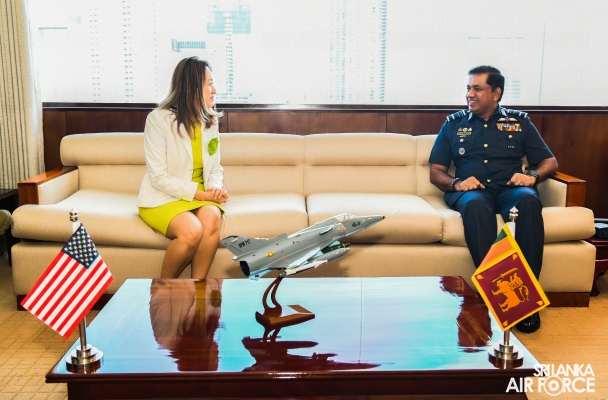 AMBASSADOR OF UNITED STATES CALLS ON THE COMMANDER OF THE AIR FORCE