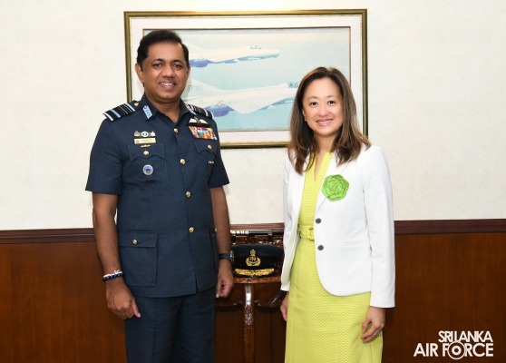 AMBASSADOR OF UNITED STATES CALLS ON THE COMMANDER OF THE AIR FORCE