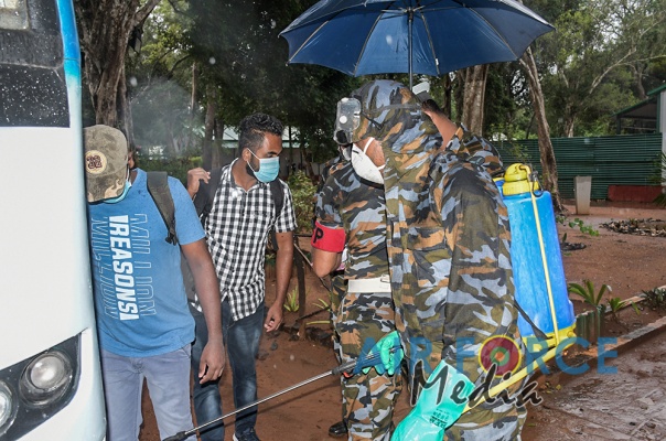 Civilians who Complete Quarantine Leave for Homes from Vanni