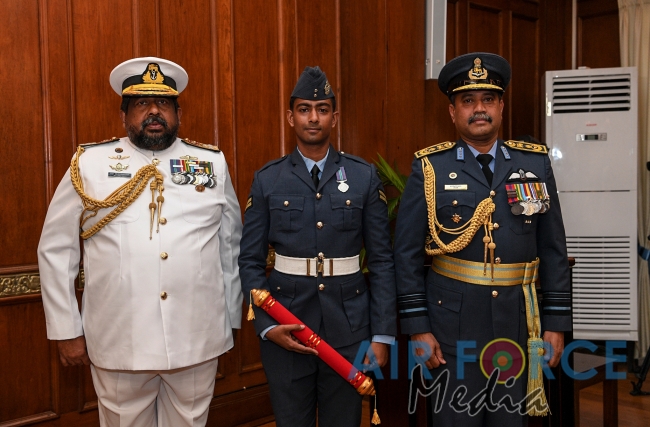 Two Airmen conferred Weerodhara Vibushanaya (WV) medals.